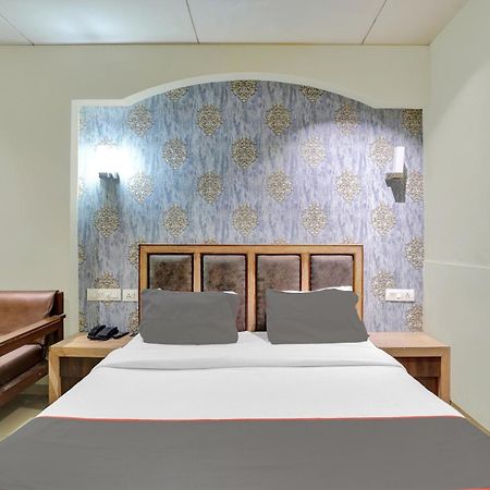Collection O 82926 Hotel Royal Plaza Ahmedabad Bagian luar foto