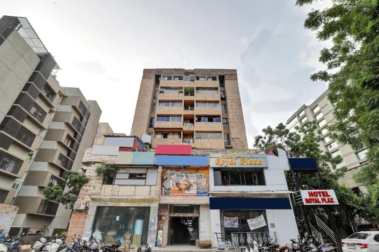 Collection O 82926 Hotel Royal Plaza Ahmedabad Bagian luar foto
