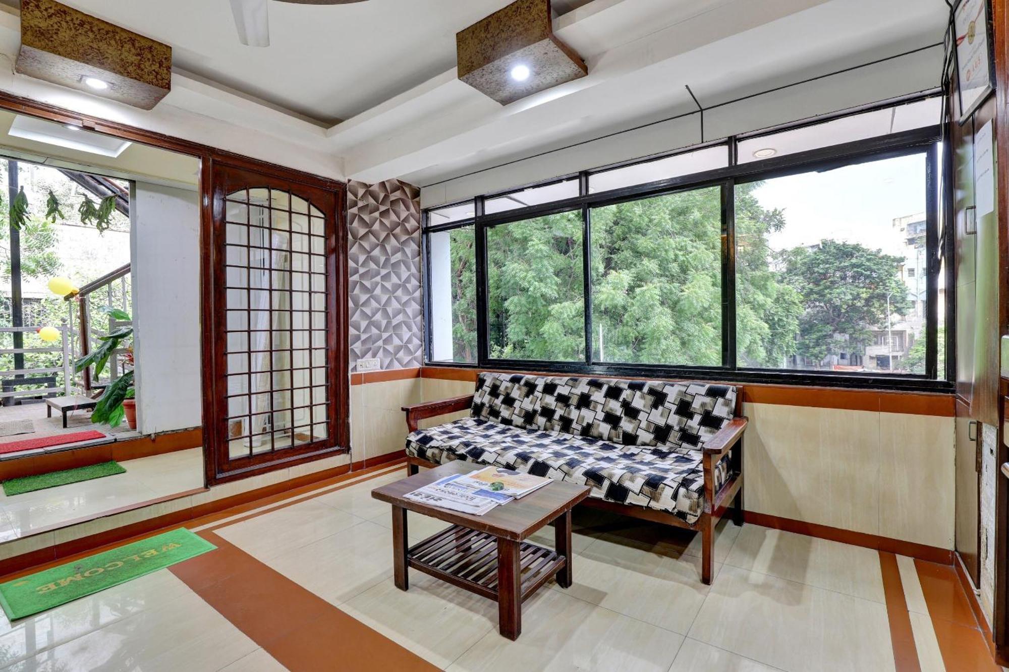 Collection O 82926 Hotel Royal Plaza Ahmedabad Bagian luar foto
