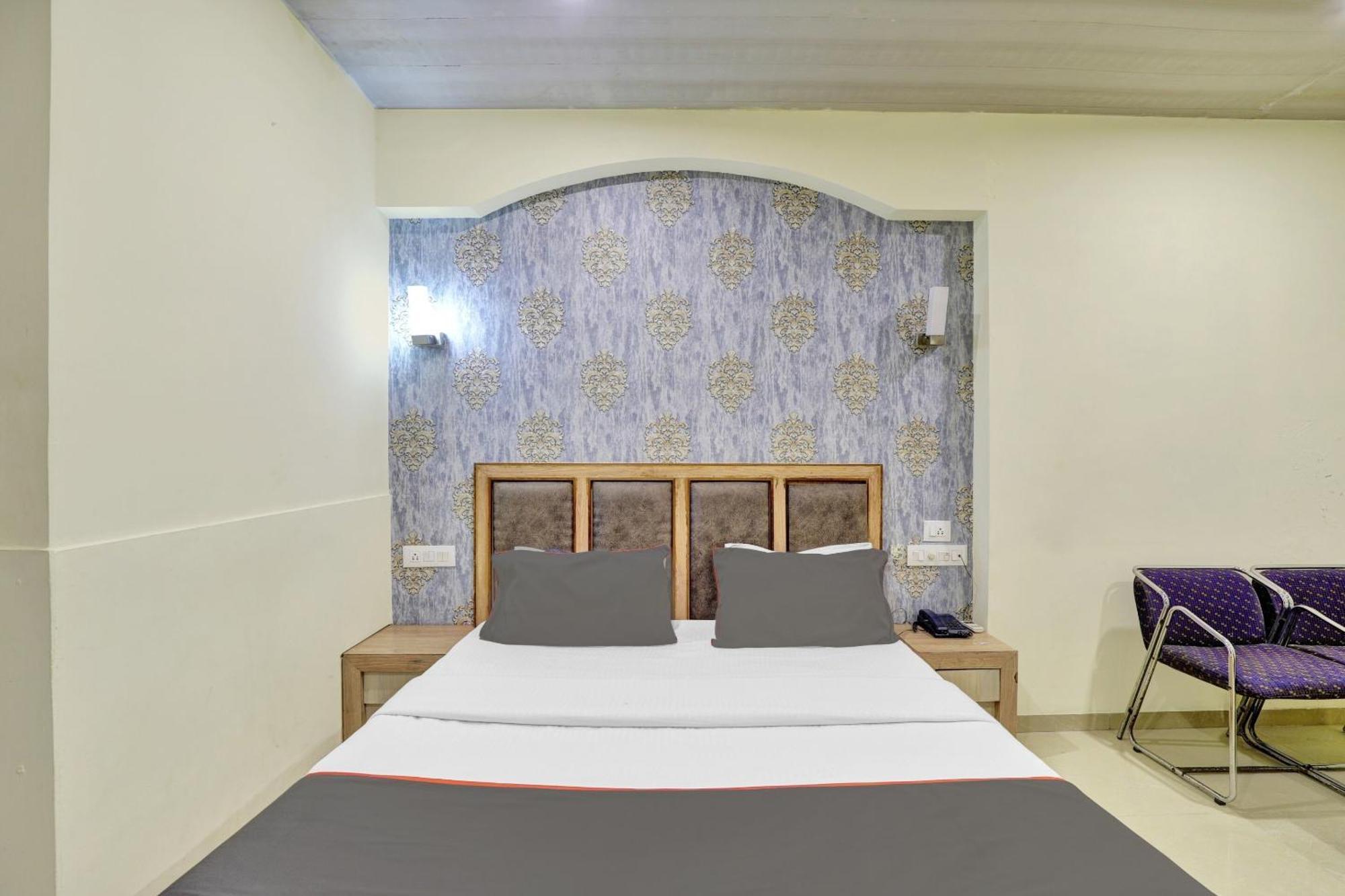 Collection O 82926 Hotel Royal Plaza Ahmedabad Bagian luar foto