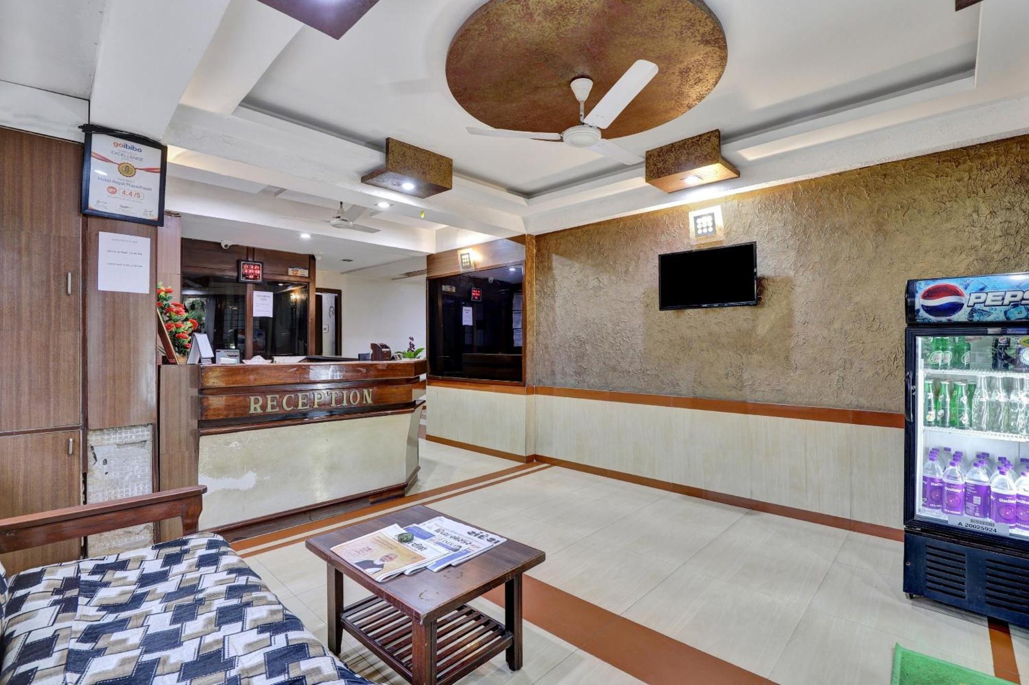 Collection O 82926 Hotel Royal Plaza Ahmedabad Bagian luar foto